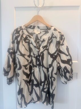 Umgee Black & White Abstract Scribble Print Blouse